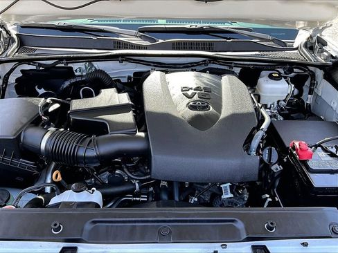 Used 2023 Toyota Tacoma TRD Off-Road w/ Technology Package image 22