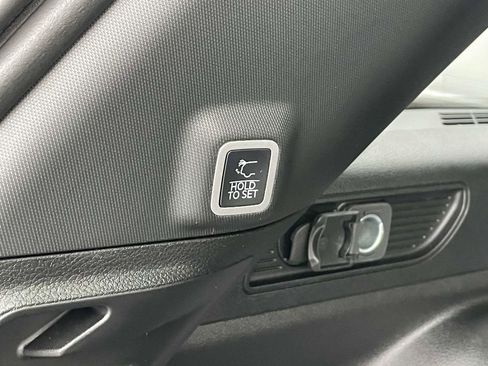 New 2025 Jeep Grand Cherokee Laredo w/ Luxury Tech Group I image 24