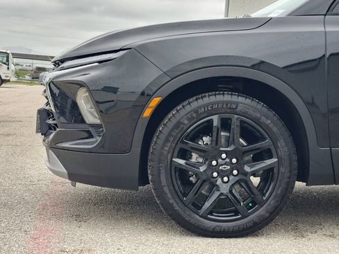 New 2026 Chevrolet Blazer LT w/ Convenience Package FWD image 5