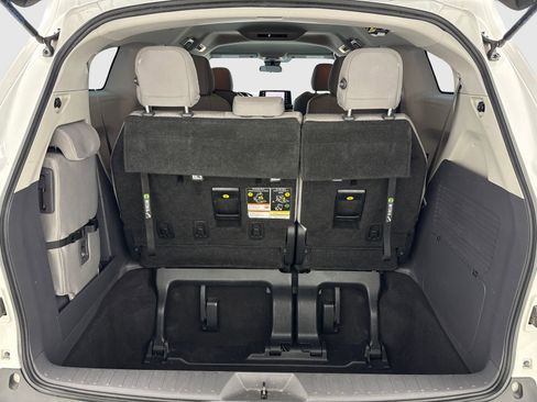 Used 2022 Toyota Sienna LE image 47