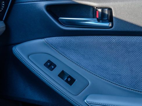 Used 2020 Toyota Avalon Touring image 25