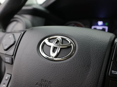 Used 2021 Toyota Tacoma SR RWD image 23