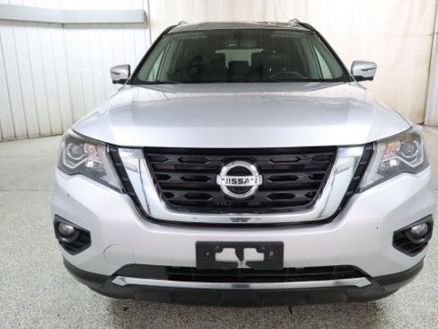 Used 2019 Nissan Pathfinder SL image 7