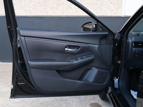 Used 2023 Nissan Sentra SV image 18