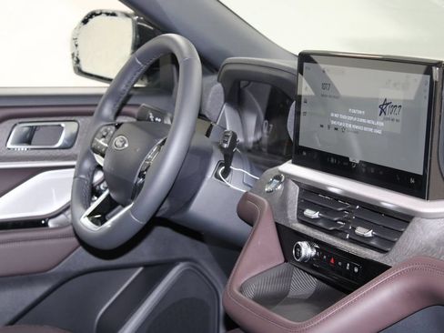 New 2026 Ford Explorer Platinum RWD image 31