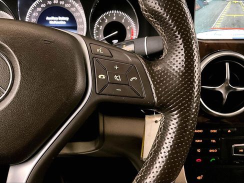 Used 2015 Mercedes-Benz GLK 350 4MATIC image 19