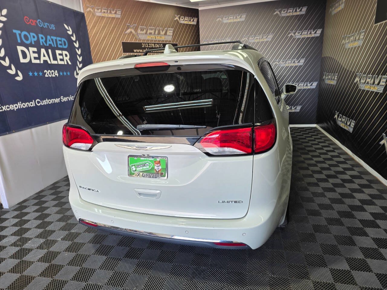 Used 2019 Chrysler Pacifica Limited FWD image 14
