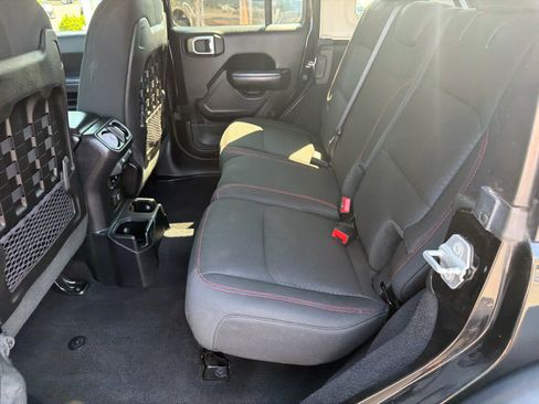 Used 2019 Jeep Wrangler Unlimited Rubicon w/ Steel Bumper Group AWD/4WD image 13