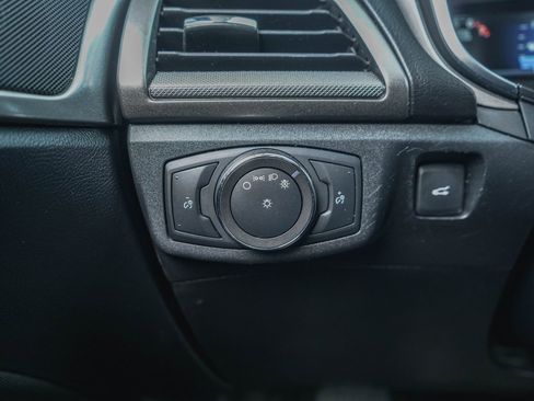 Used 2020 Ford Fusion SE image 14