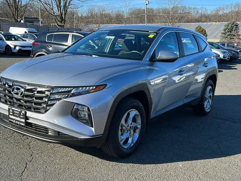 Used 2023 Hyundai Tucson SE image 3