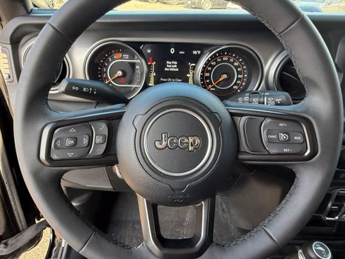 Used 2023 Jeep Wrangler Unlimited Sport AWD/4WD image 18