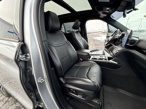 Used 2020 Ford Explorer ST w/ Premium Technology Package image 27