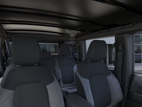 New 2025 Ford Bronco 4-Door image 12