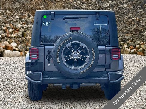 Used 2018 Jeep Wrangler Sport AWD/4WD image 4