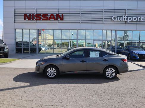 Used 2025 Nissan Sentra S image 3