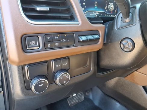 Used 2024 Chevrolet Suburban High Country image 22