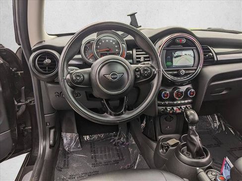 Used 2019 MINI Cooper 2-Door Hardtop FWD image 17