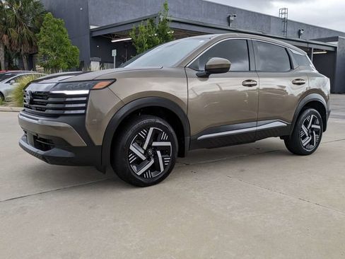 Used 2025 Nissan Kicks SV FWD image 10