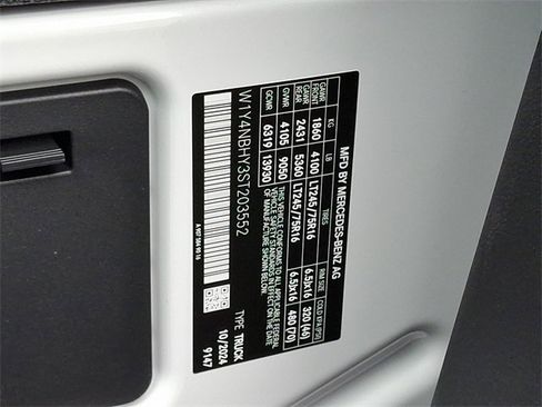 Used 2025 Mercedes-Benz Sprinter 2500 image 28