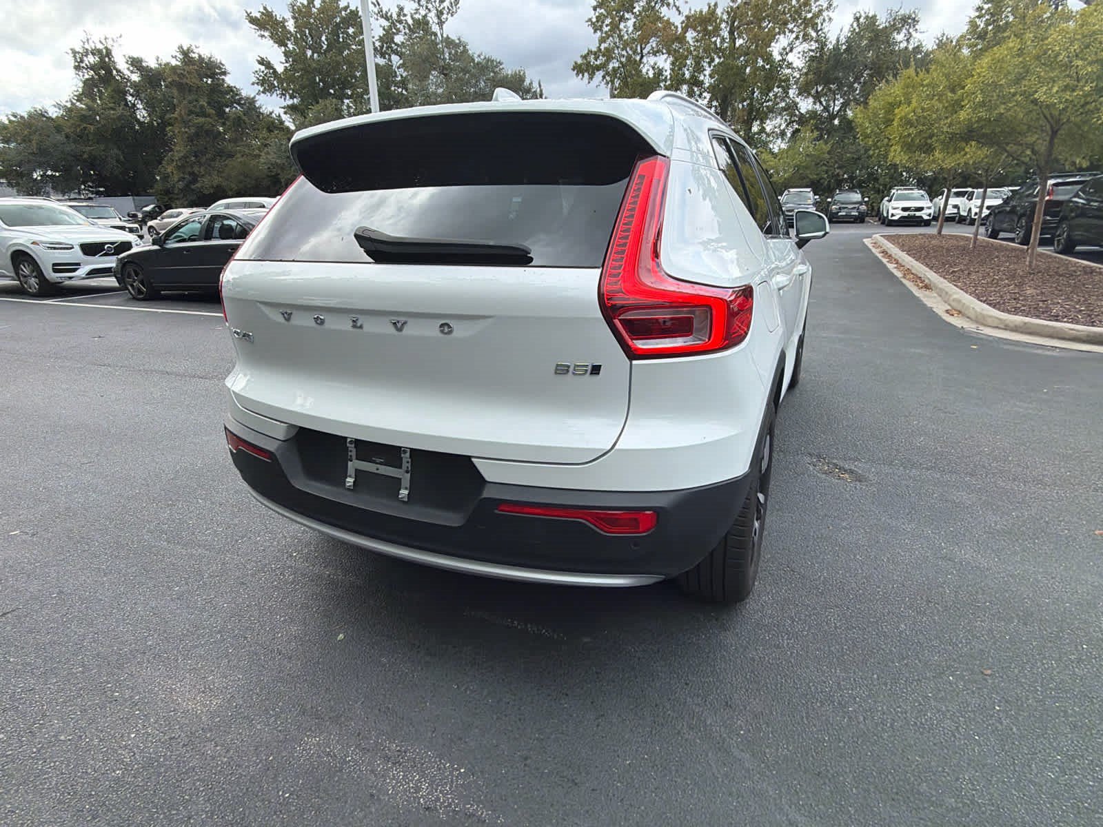 Used 2025 Volvo XC40 B5 Core AWD/4WD image 16