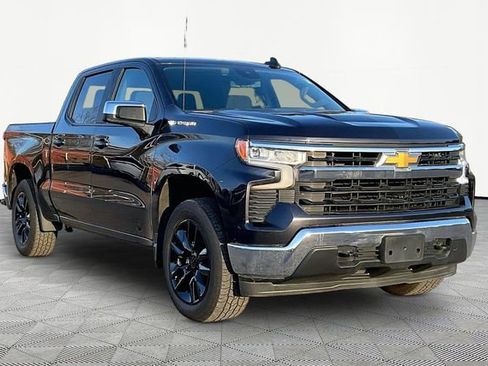 Used 2022 Chevrolet Silverado 1500 LT image 1