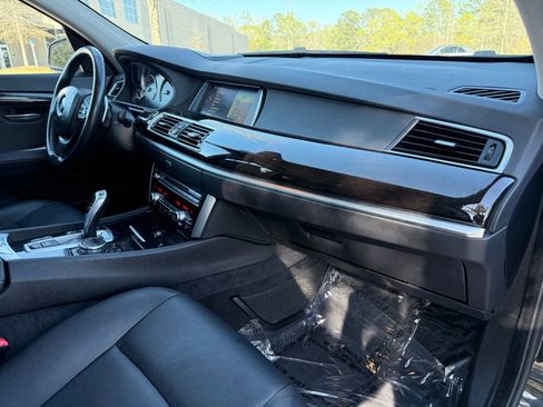 Used 2017 BMW 535i Gran Turismo xDrive image 24