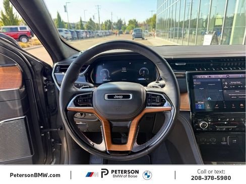 Used 2023 Jeep Grand Cherokee L Summit AWD/4WD image 19