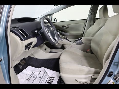 Used 2014 Toyota Prius Four image 16