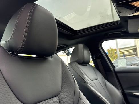 Used 2024 BMW 330i Sedan image 19