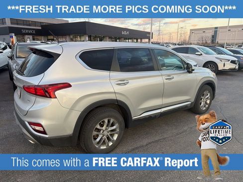 Used 2019 Hyundai Santa Fe SE image 4