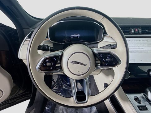 Used 2025 Jaguar F-PACE R-Dynamic S image 13