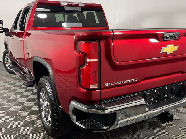 Used 2026 Chevrolet Silverado 2500 LTZ w/ LTZ Plus Package AWD/4WD image 36