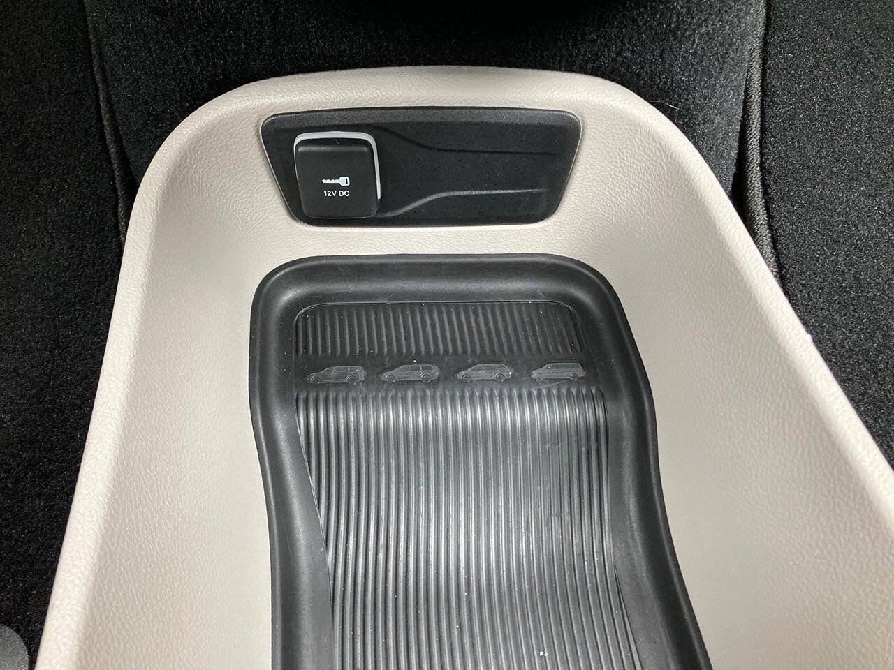 Used 2024 Chrysler Pacifica Touring-L FWD image 30
