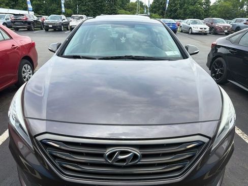 Used 2016 Hyundai Sonata Sport w/ Option Group 1V FWD image 3