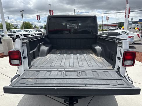Used 2021 Jeep Gladiator Sport AWD/4WD image 6