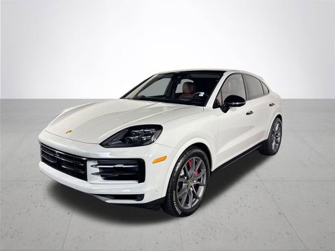Used 2024 Porsche Cayenne S w/ Premium Package Plus (PP1) image 2