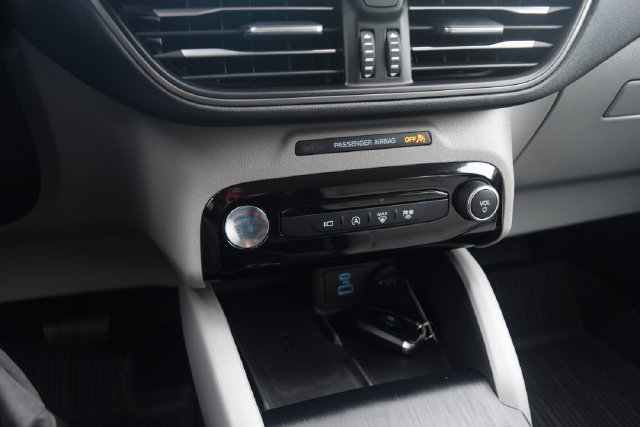 Used 2023 Ford Escape Active w/ Tech Pack #2 AWD/4WD image 11