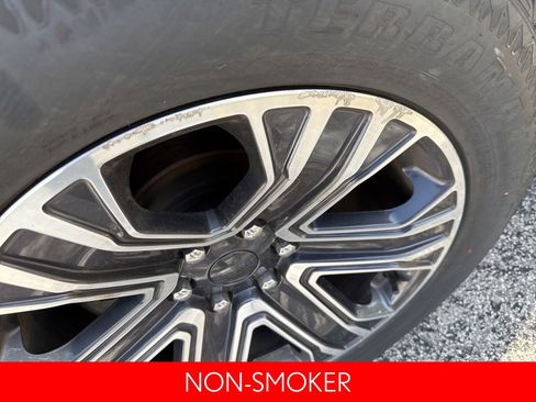 Used 2023 Jeep Wagoneer L Series II image 6