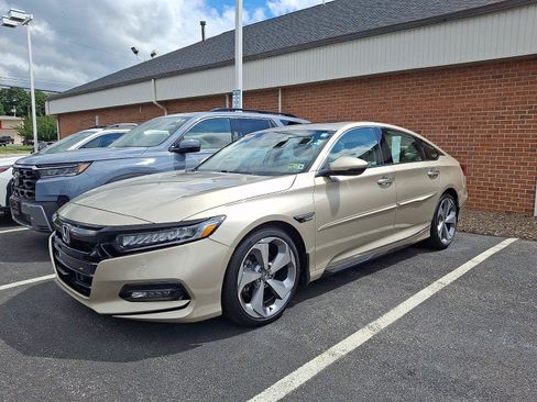 Used 2020 Honda Accord Touring image 3