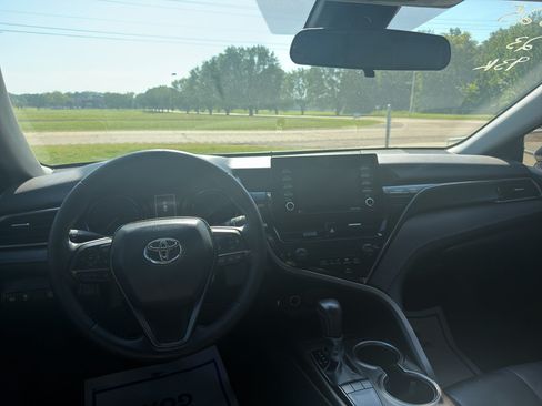 Used 2023 Toyota Camry SE FWD image 8