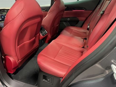 Used 2023 Maserati Grecale Modena AWD/4WD image 32