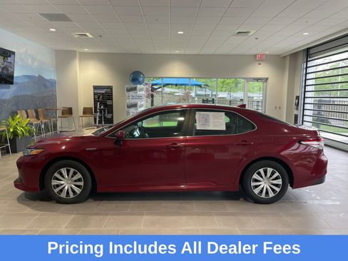 Used 2019 Toyota Camry LE FWD image 4