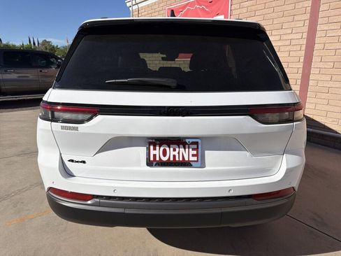 New 2026 Jeep Grand Cherokee Altitude image 4