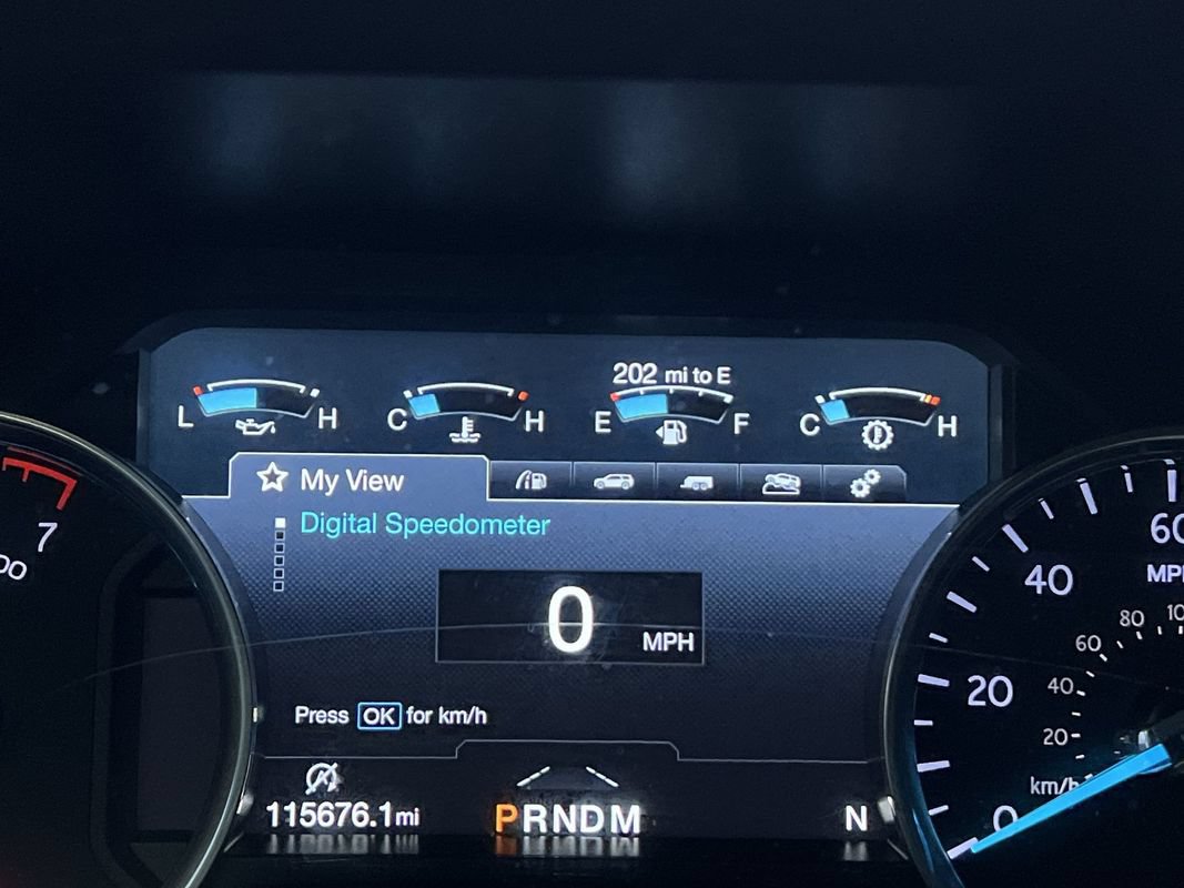 Used 2018 Ford Expedition XLT w/ Equipment Group 202A AWD/4WD image 16