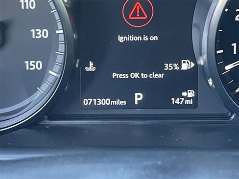 Used 2018 Land Rover Discovery SE image 31