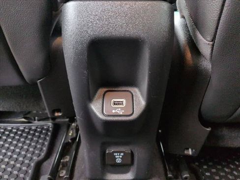 Used 2019 Jeep Renegade Trailhawk AWD/4WD image 16