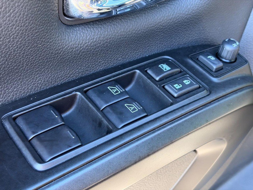 Used 2023 Nissan Titan PRO-4X w/ Pro-4x Convenience Package AWD/4WD image 26
