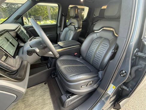 Used 2022 Rivian R1T Launch Edition AWD/4WD image 9