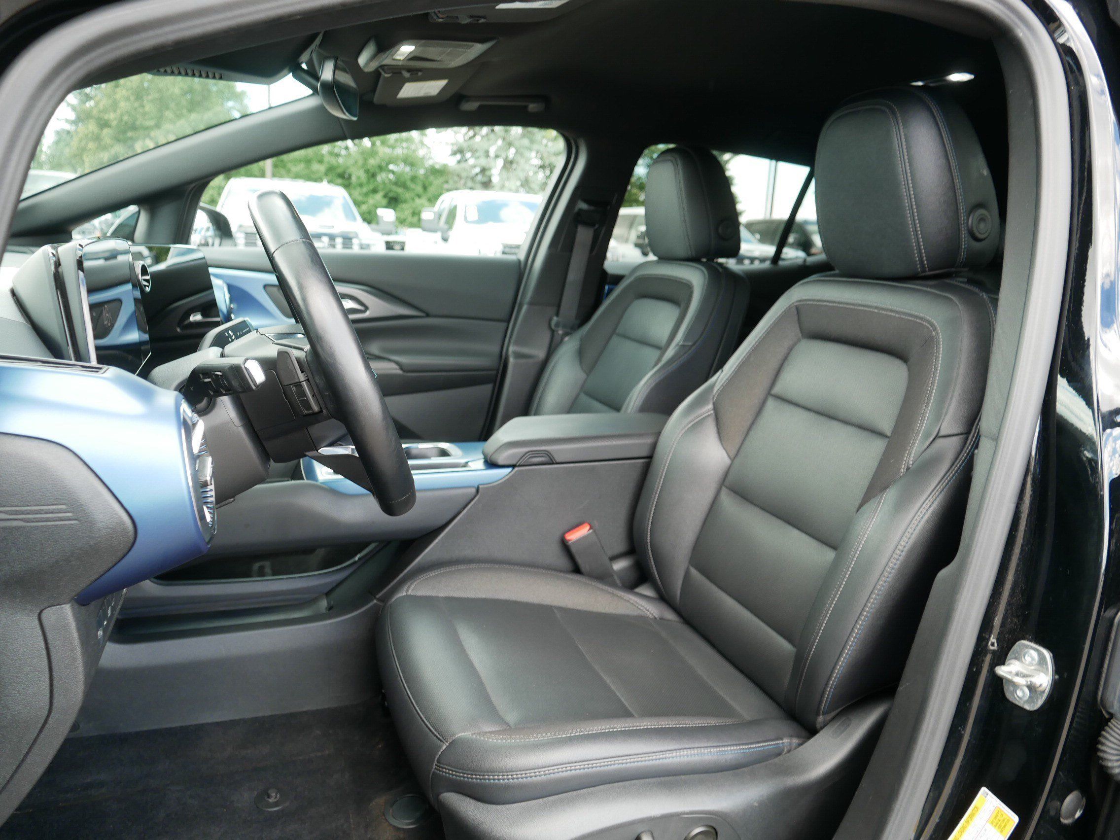 Used 2024 Chevrolet Equinox EV LT w/ LPO, All-Weather Mat Package FWD image 33