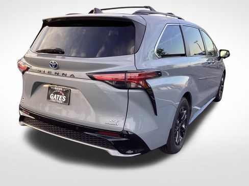 Used 2024 Toyota Sienna XSE w/ XSE Plus Package AWD/4WD image 10